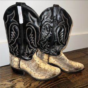 Vintage Cowboy Boots 👢🤠✨